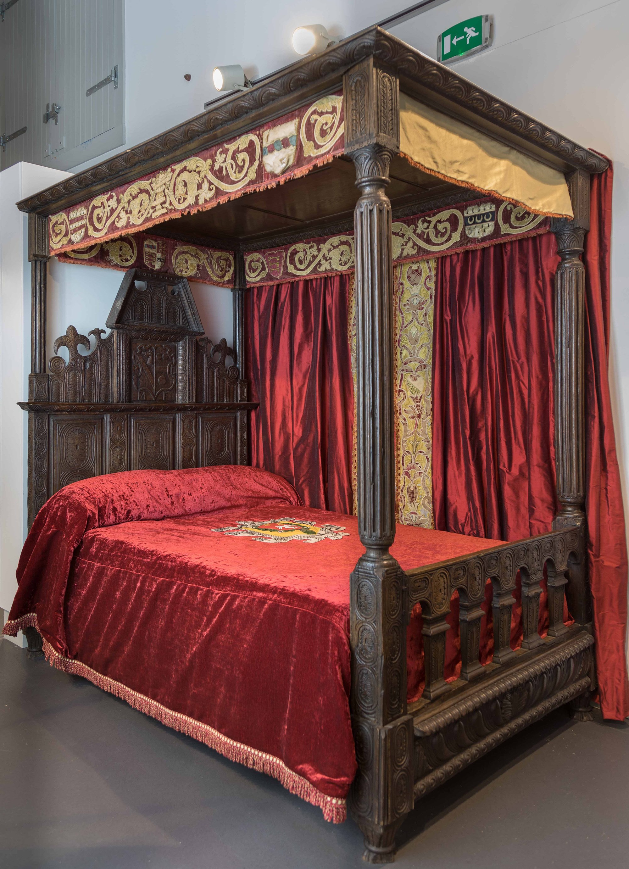 Bed, around 1600, Biggar Museum Trust.