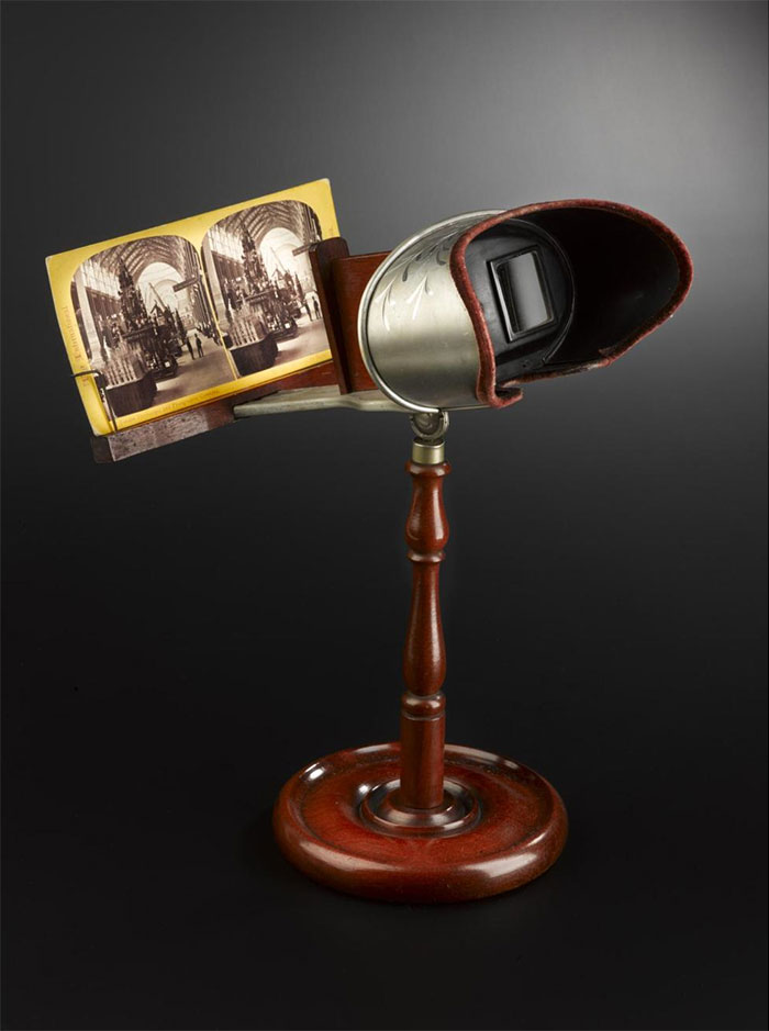 Hand-held stereoscope on a stand