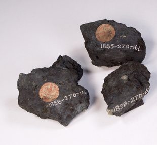 Sample / copper oxide, black / iron pyrites