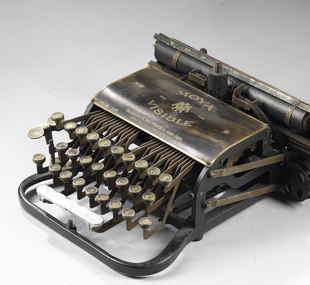 Typewriter, Moya