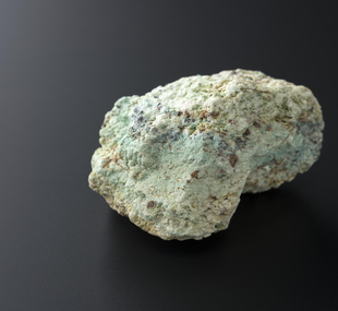 Fragment / copper ore