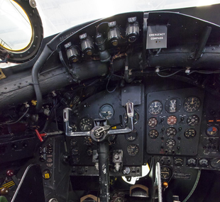 Cockpit section / nose section