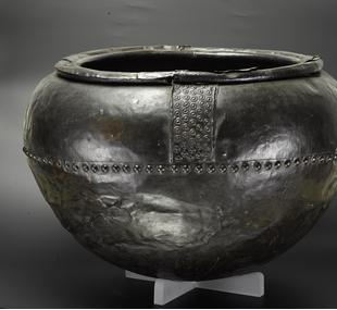 Vessel metal / cauldron