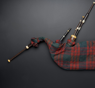 Small pipes bagpipe