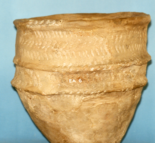 Pottery / cinerary urn