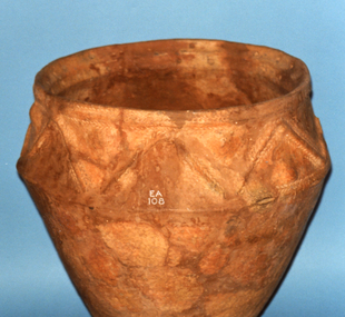 Pottery / urn