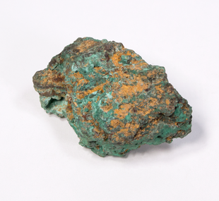 Specimen / copper smelting / sample / malachite ore