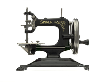 Hand operated chain stitch sewing machine