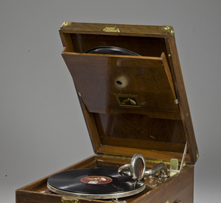 Gramophone, portable
