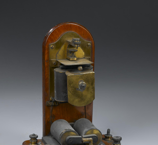 Specimen / history / telegraph apparatus / sounder, double plate