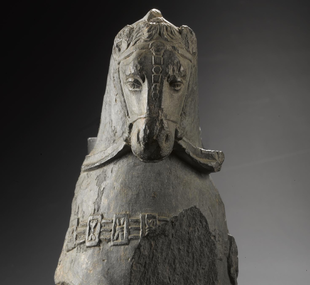 Sculpture / fragment / figure / head, horse's