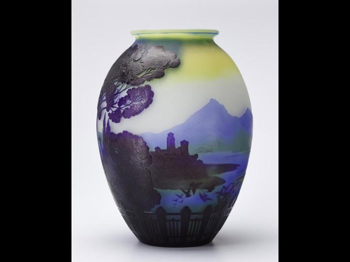 ‘Lago di Como’ cameo vase by Paul Perdizet, Gallé Nancy, France c. 1920. 