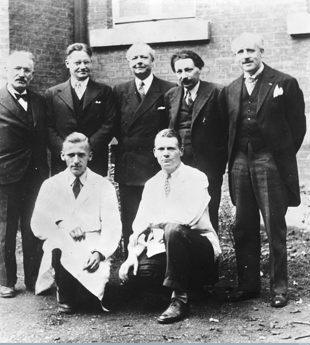 Wellcome Library, London Group portrait(back row, left to right) S. Waksman, H. Florey, J. Trefouel, E. Chain, A. Gratia, (front row left to right) P. Fredericq and Maurice Welsch. Taken by unknown photographer at Oxford.