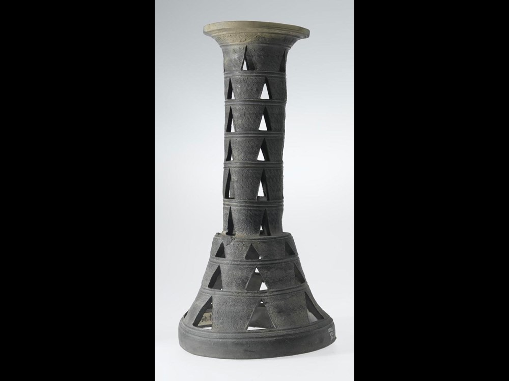 greyware-pedestal.jpg