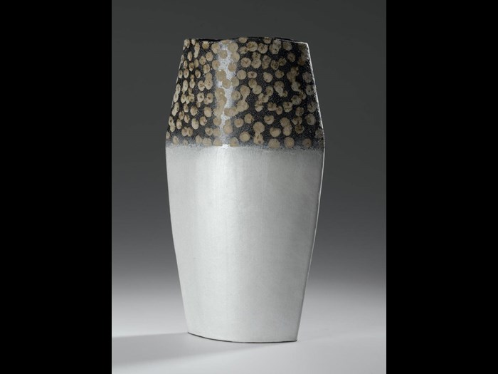 Vase of copper with precious metal clay and mica on exterior, interior lined with enamel: Japan, signed by Iwata Hiroki, 2004. © Hiroki Iwata.