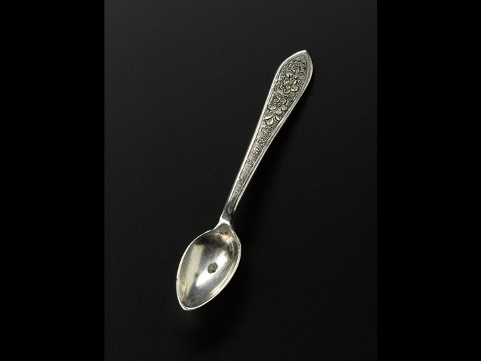 Spoon of silver with floral decoration on the handle, used as part of a set with a bowl, Iran, probably Isfahan, 1920s-1940s, acc. no V.2015.69.2