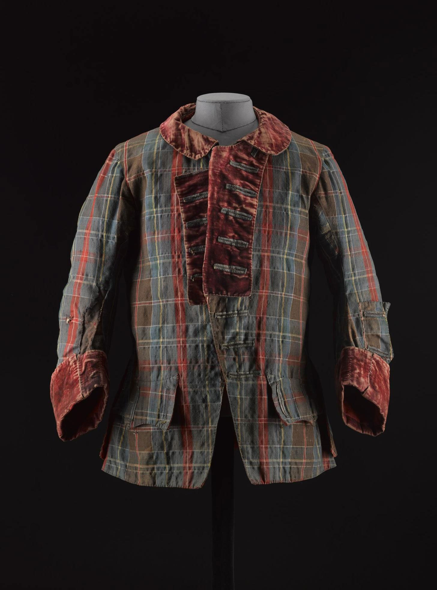 Short tartan frock coat with velvet collar and cuffs and lined in wool twill and linen, associated with Prince Charles Edward Stuart.