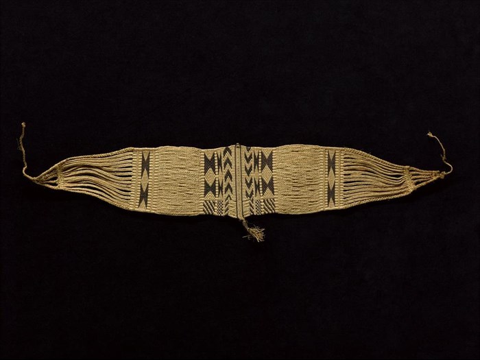 Waistbelt of woven patterned raffia fibre, worn by women: Africa, Central Africa, Democratic Republic of the Congo, early 20th century.