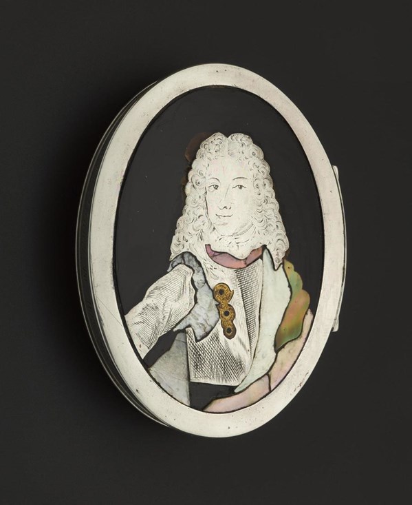This tortoiseshell snuffbox has a portrait of James VIII and III on the lid and bears the inscription "A gift from Prince Charles Stewart to Miss Flora Macdonald 1746".