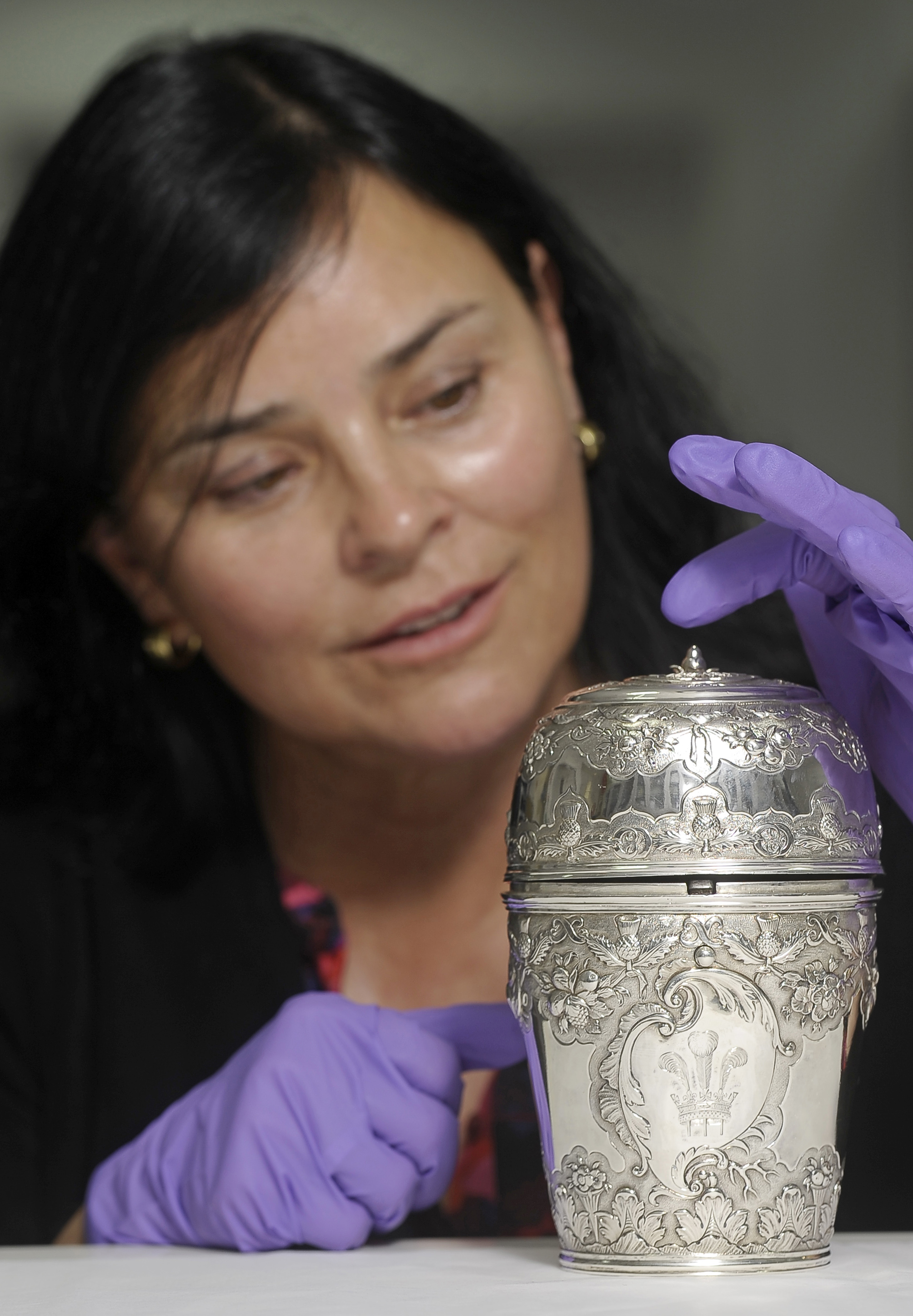 Diana Gabaldon with a silver travelling canteen that was gifted to Bonnie Prince Charlie on this 21st birthday.