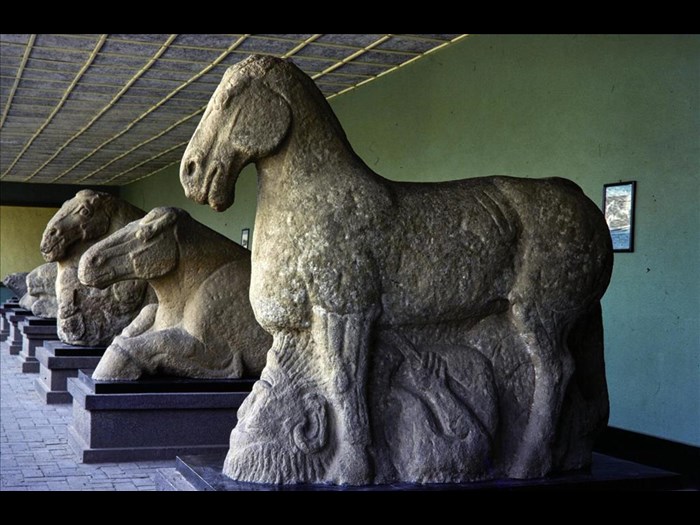Sculpture of a horse trampling a barbarian, Western Han dynasty (206 BC - 9 AD), at the Tomb of Huo Qubing, Maoling Museum, Xingping, Shaanxi province, China, 1981.