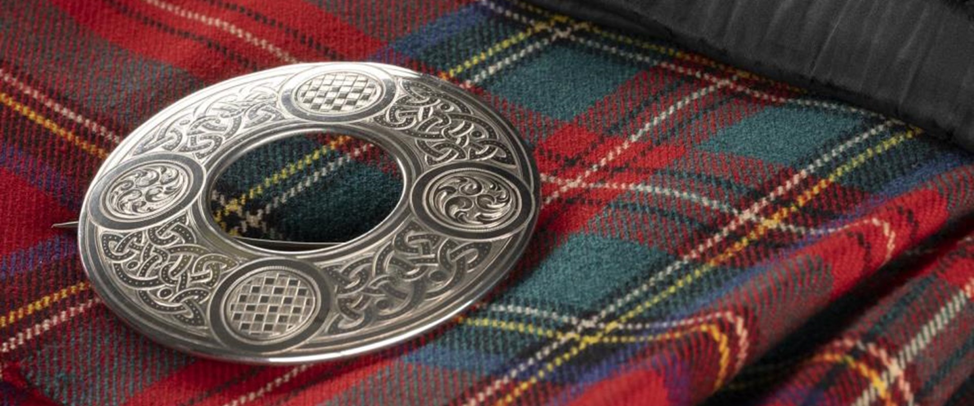60 Traditional Irish women's clothing ideas  historical clothing, scottish  dress, scottish clothing