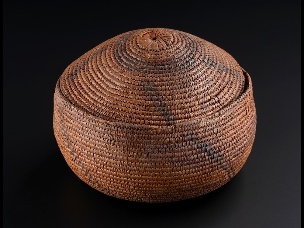 SLIDESHOW Coiled Grass Basket