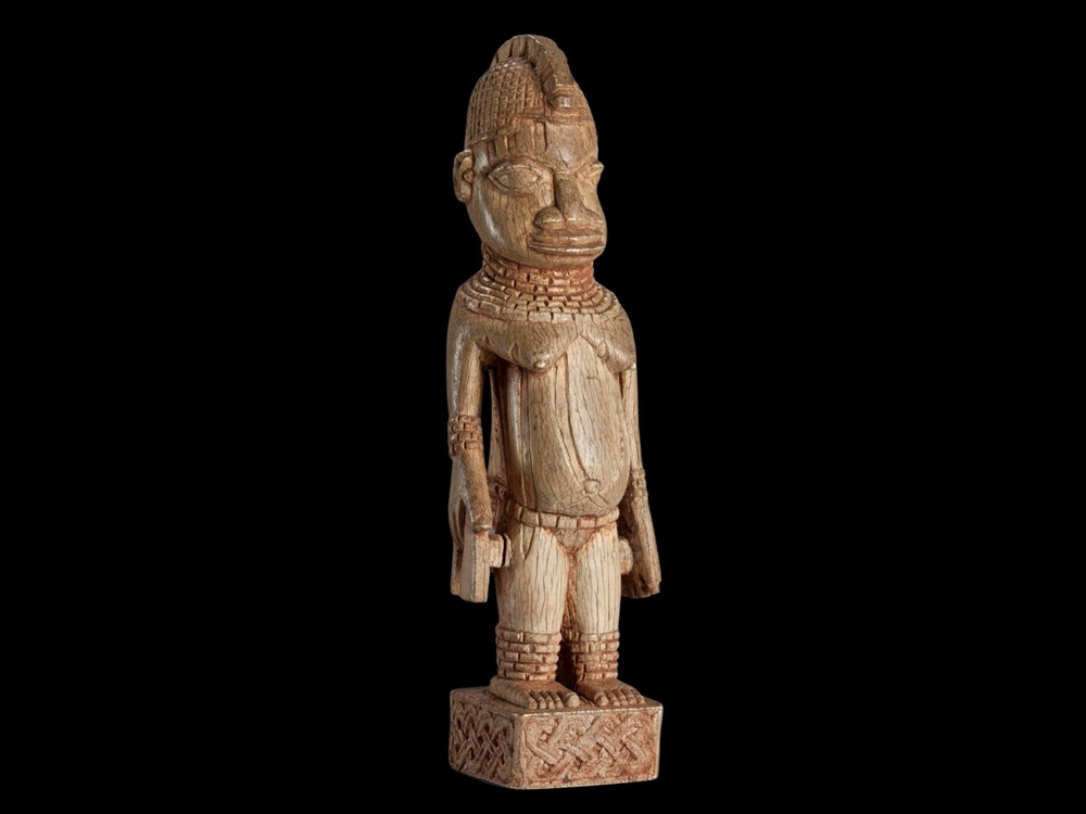 Benin A.1985.633 Ivory Figure 1500X1500