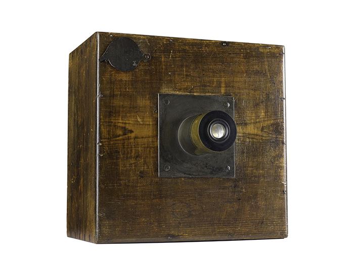 Early calotype camera with lens, c. 1840, part of equipment used by Fox Talbot, the inventor of the photographic negative/positive process.
