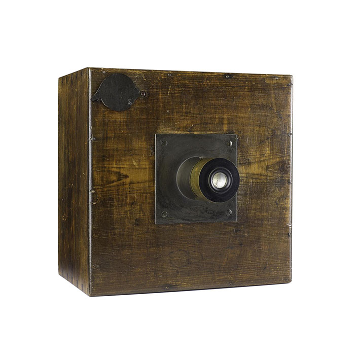 Early calotype camera