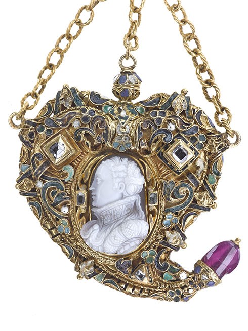 Mary, Queen of Scots pendant