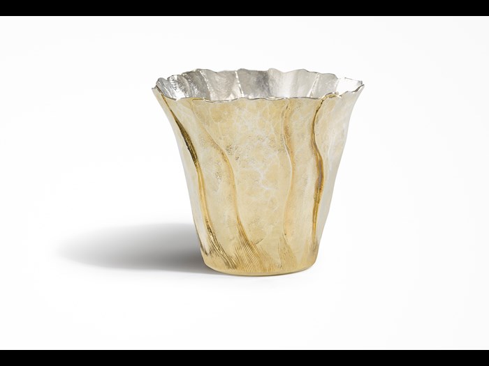'Beaker', 2004, by Malcolm Appleby, Height: 7.5 cm Diameter: 8.5 cm. Image © The Goldsmiths’ Company. Courtesy ‘Collection: The Worshipful Company of Goldsmiths'.'