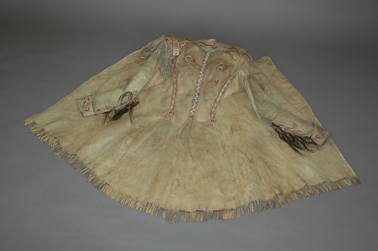Tailored moose skin coat with multi-coloured geometric and floral quillwork presented by Captain Hampden Clement Blamire Moody who served in Canada from 1840-1848, mainly at Fort Garry (Winnipeg), the Hudson’s Bay Company trading post. © Royal Engineers Museum, Library and Archive.