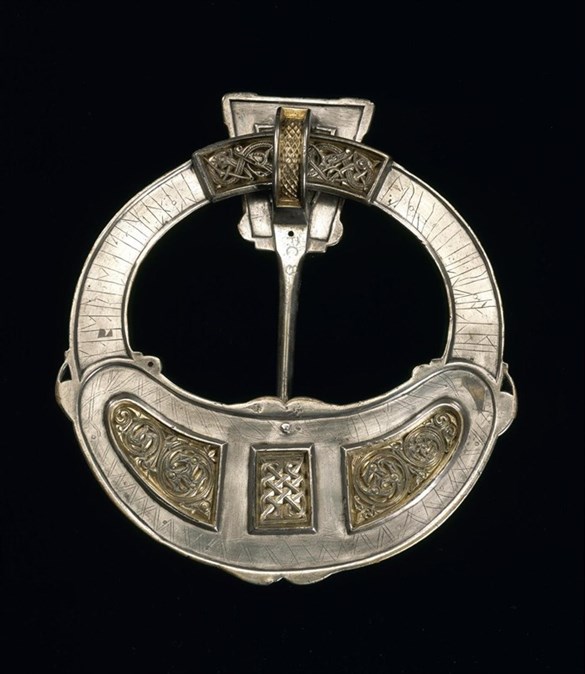 Reverse of the Hunterston brooch