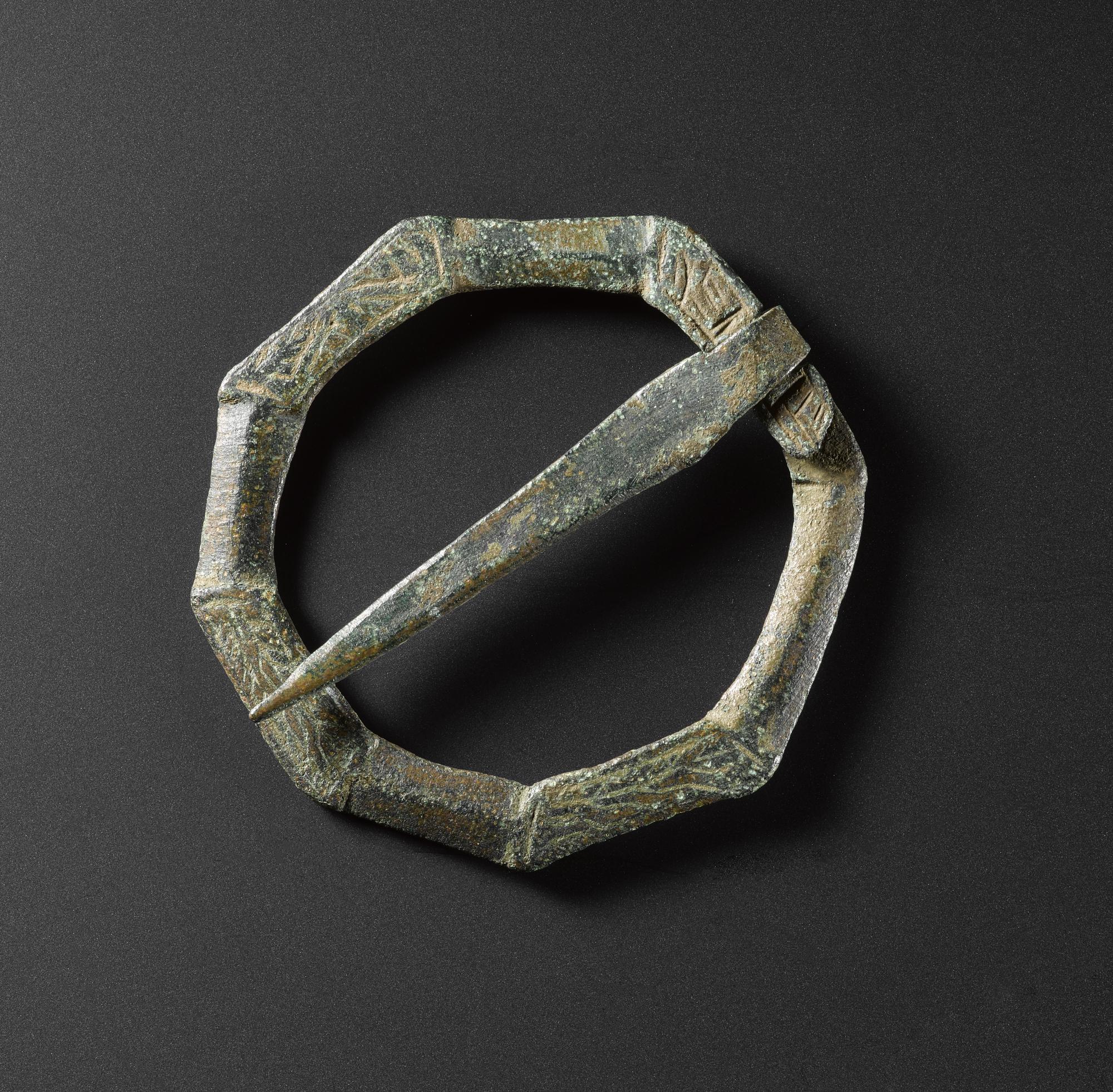 Image of Brooch of bronze, octagonal, from Edin
