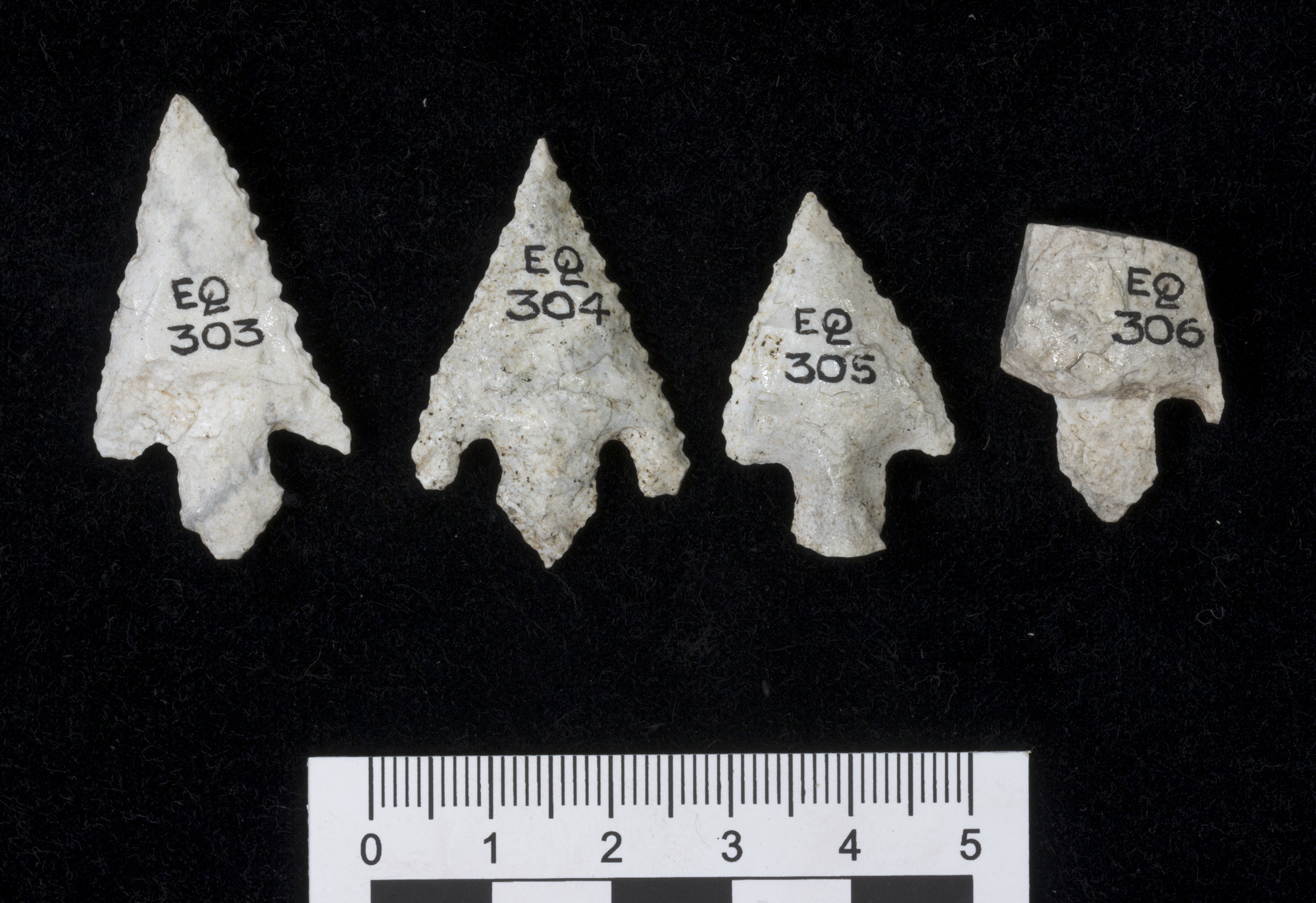 Image of Broken barbed and tanged flint arrowhead, from Milngavie © National Museums Scotland