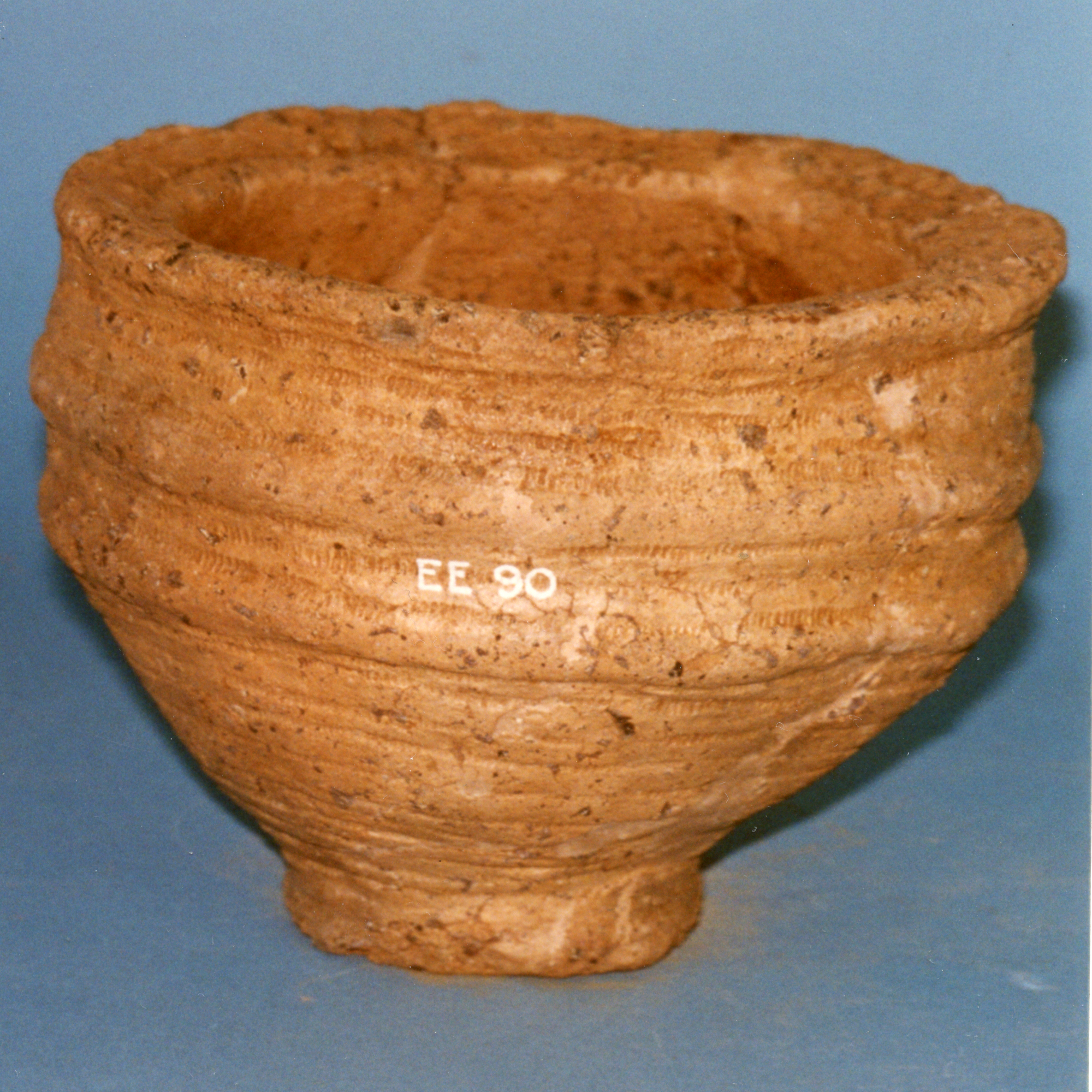 Image of Pottery food vessel from a cist on Battle Law, Naughton, Fife © National Museums Scotland