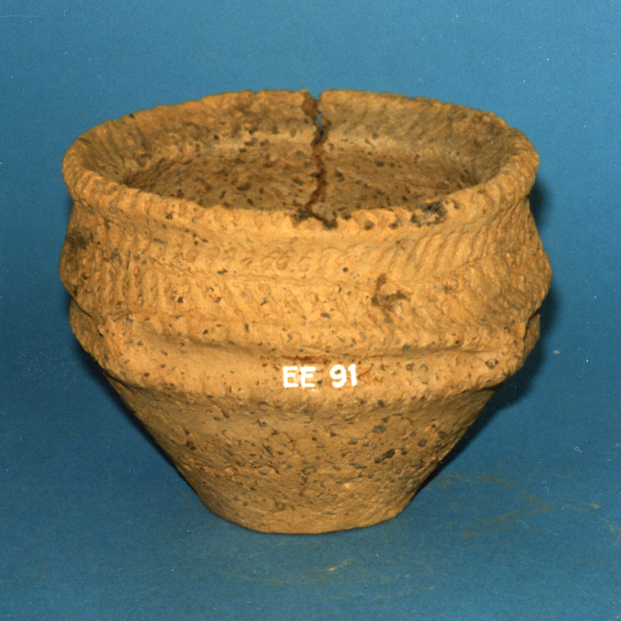 Image of Pottery food vessel from a cist on Battle Law, Naughton, Fife © National Museums Scotland