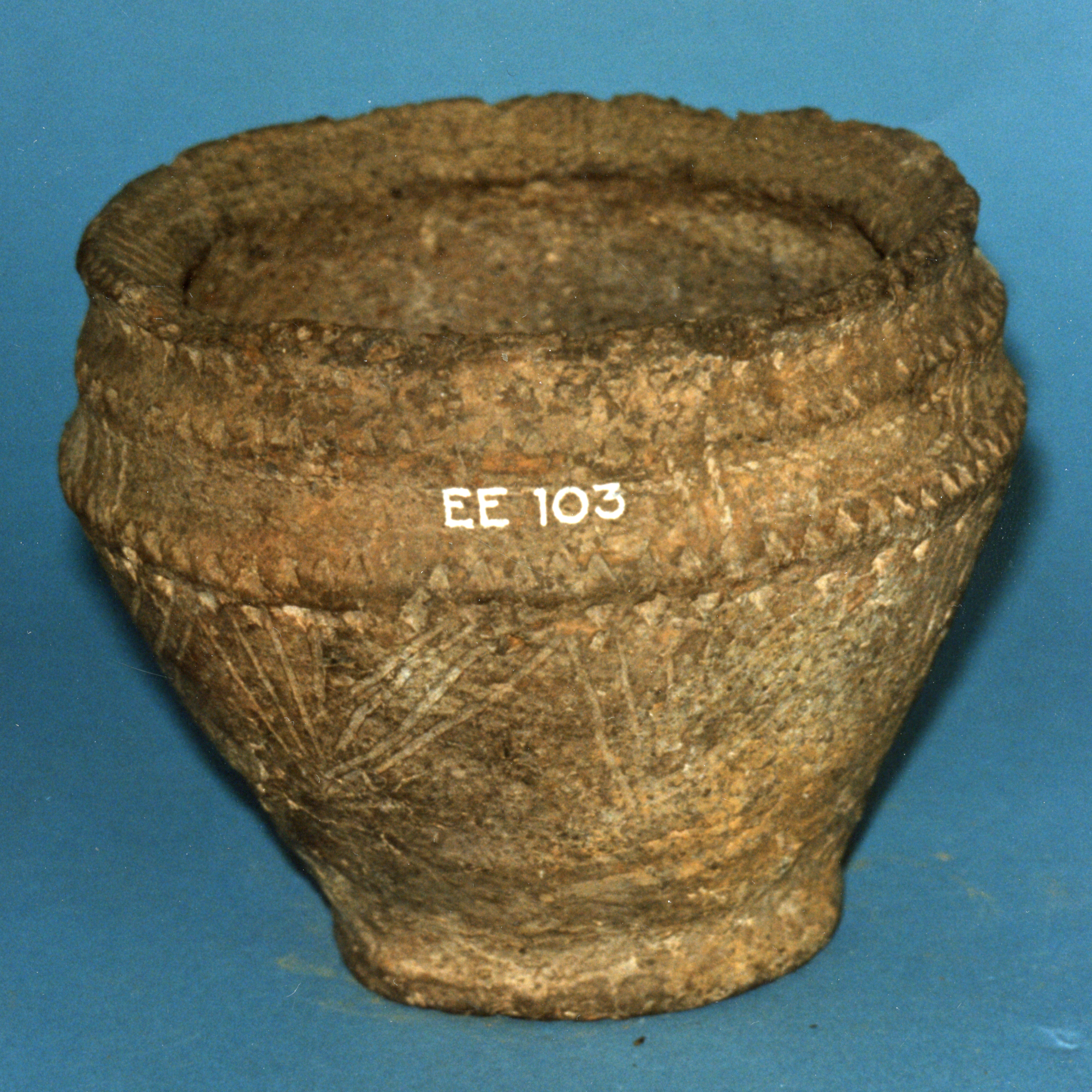 Image of Pottery food vessel from a cist near Crieff © National Museums Scotland