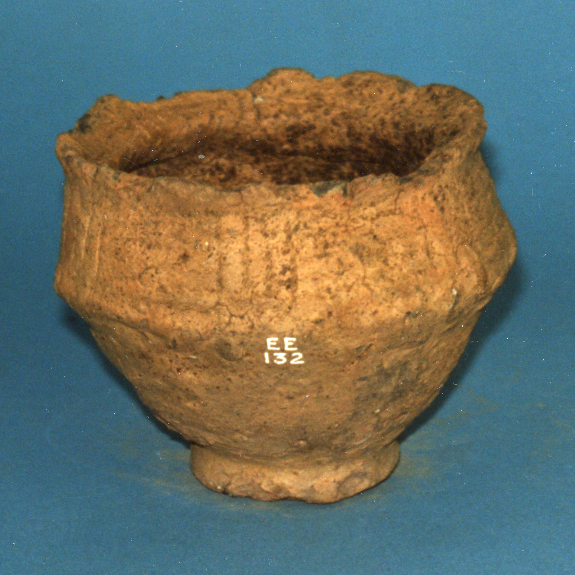 Image of Pottery food vessel from a cist in Gallows Hill, Kirkbuddo, Forfarshire © National Museums Scotland
