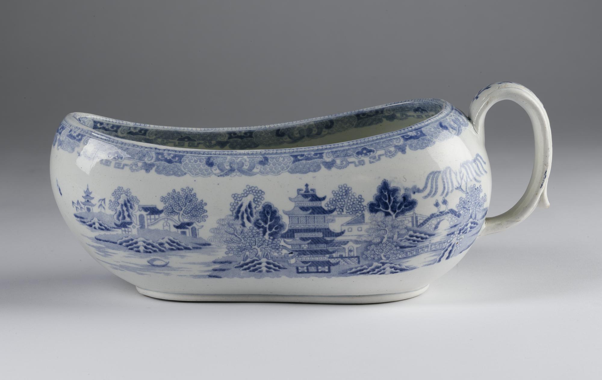 Bourdalou / chamber pot, lady's