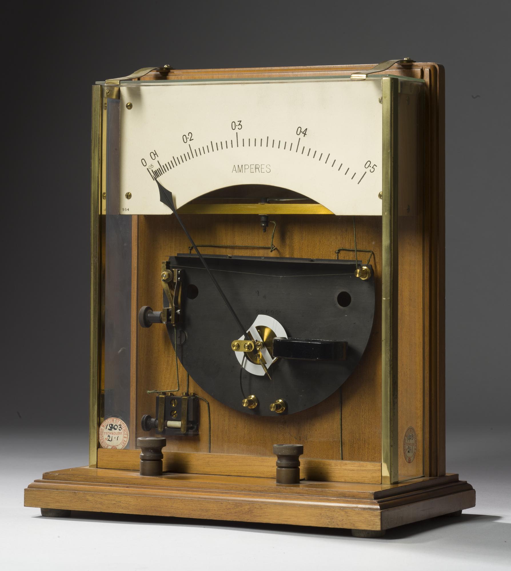 Ammeter, hotwire, school form / case