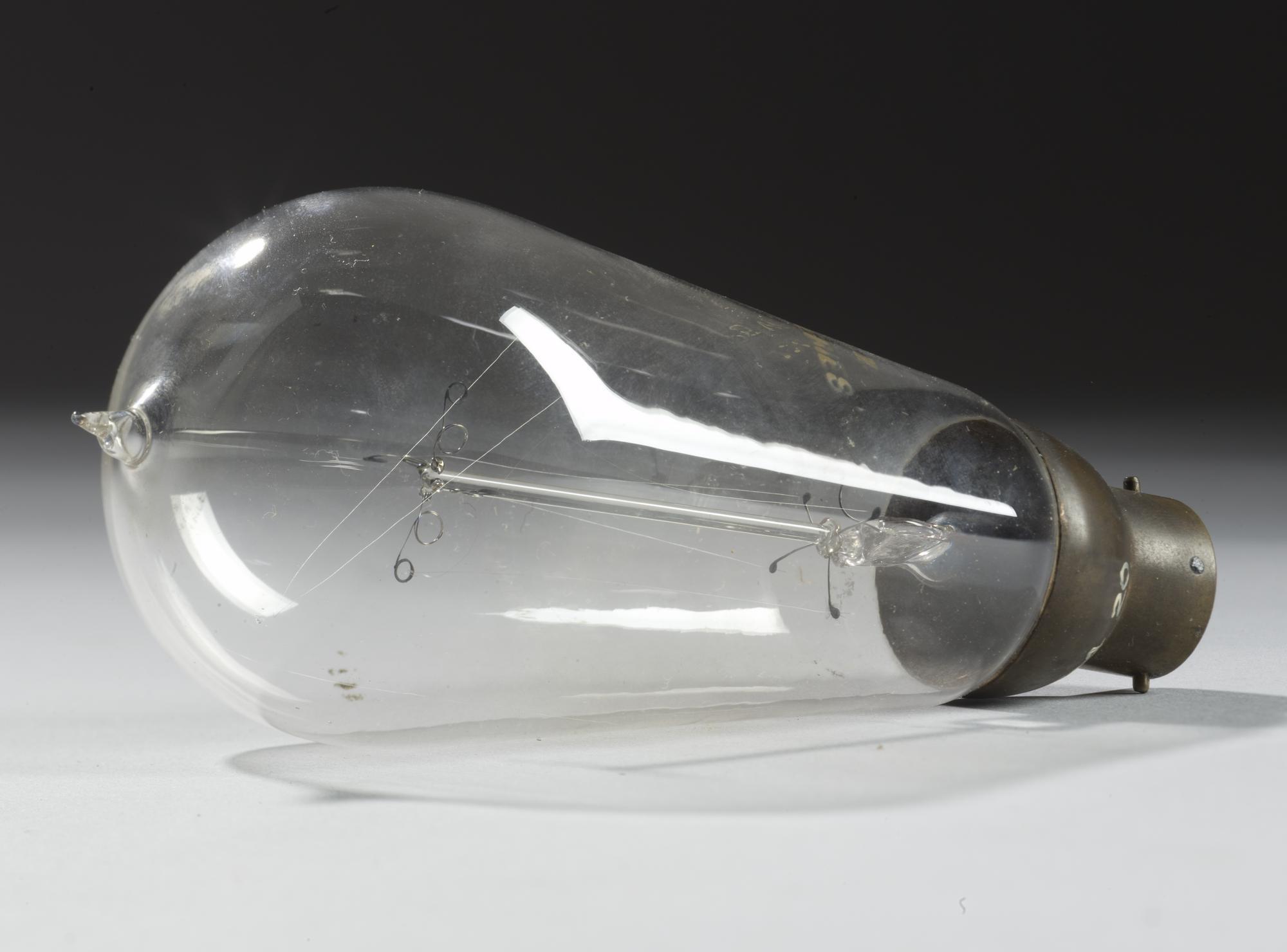 Electric lamp, incandescent